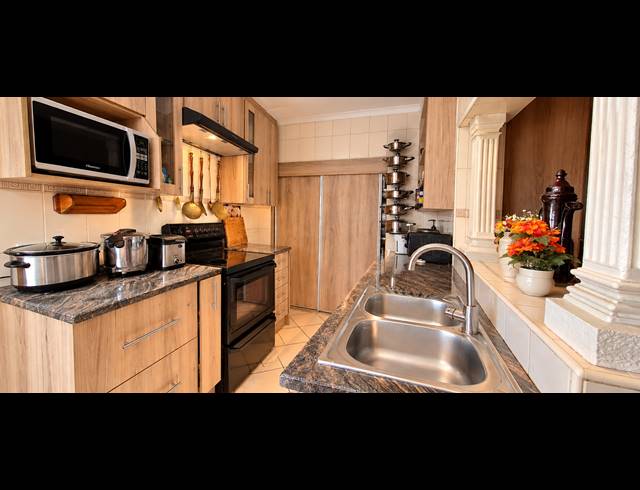4 BEDROOM HOUSE FOR SALE IN RYNFIELD